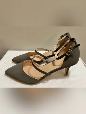 JC Pointed Toe Ankle Strap Heels – Women’s Size 10 Olive thumbnail 2