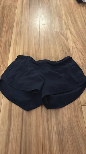 Lululemon Shorts thumbnail 3
