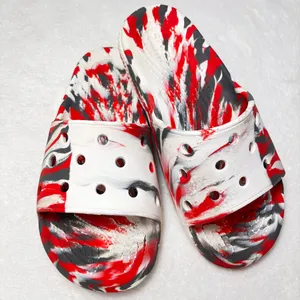 CROCS CLASSIC MARBLED SLIDES Flame Red White Black Unisex Slides‎ Sandals M4 W6 thumbnail 1