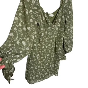 ✨🌿 Le Lis Floral Puff Sleeve‎ Mini Dress Size Medium 🌿✨ thumbnail 3