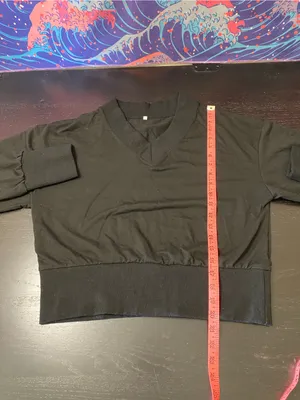 Black Cropped V thumbnail 4