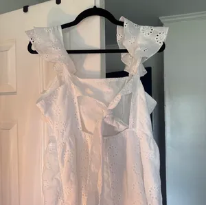 White graduation dress Size L thumbnail 2