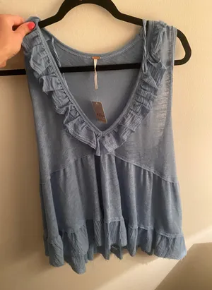 Ruffle Top thumbnail 1