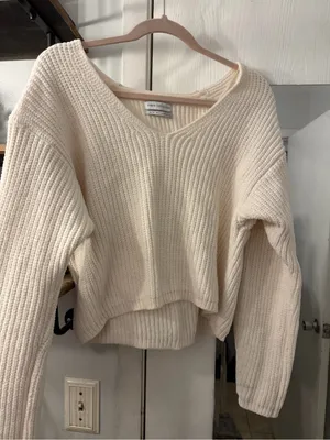 Urban Outfitters Ivory V-Neck Ribbed Pullover Sweater thumbnail 1