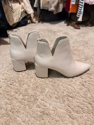 White Boots Size 7 thumbnail 2