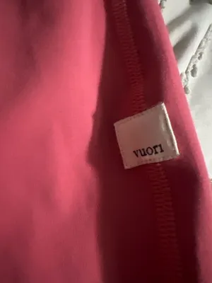 Vuori Performance Jogger in Raspberry thumbnail 2