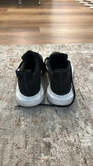 Adidas Sneakers thumbnail 3