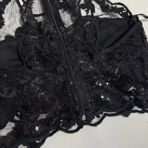 Windsor Black Floral Lace Top NWT thumbnail 3