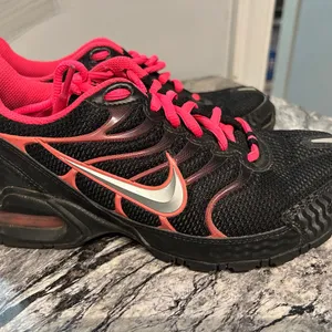 Nike Women's Black and Pink Athletic Shoes thumbnail 3