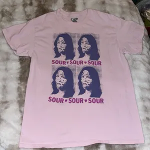 Olivia Rae Olivia Rodrigo Women's Sour Grid Relaxed Boyfriend Fit Tee T-Shirt in Pink Sz XL thumbnail 1