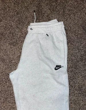 Nike joggers thumbnail 2