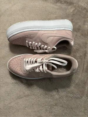 Nike Sneakers Women’s Size 9 Pink Low-Top Sneakers thumbnail 9
