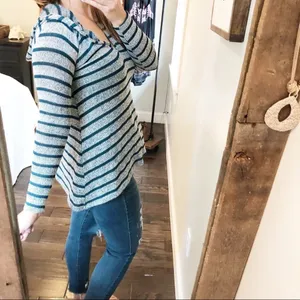 BDG Urban Outfitters small hooded cozy sweatshirt thumbnail 3