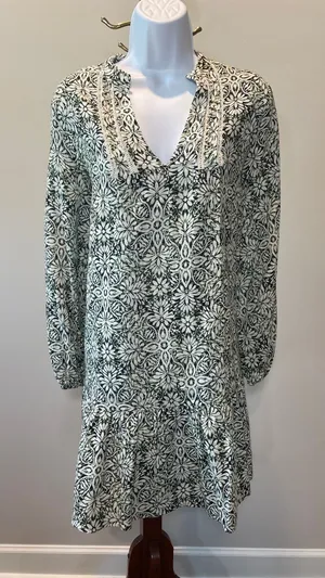ZARA Size 6 Blouson Cottagecore Green & White Dress Puff Sleeves Lace V‑Neck thumbnail 1