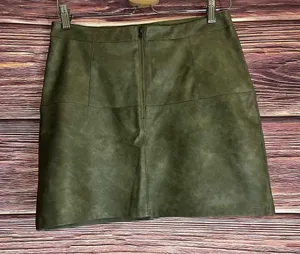 Stella Luce Faux Leather Sage Green Skirt with Pockets. Size Large. thumbnail 6