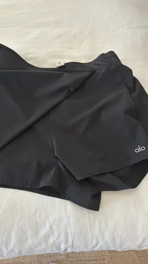Alo yoga skort  thumbnail 4