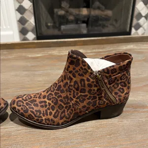 Sun +‎ Stone Leopard Print Ankle Booties Brown Side Zip Size 6 NIB thumbnail 2