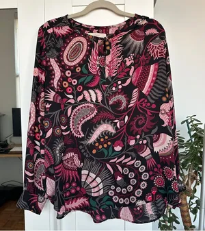 Loft Floral Patterned Women's Top thumbnail 1