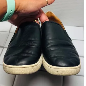 UGG Cas Slip-On Sneakers Womens 11 Black Leather Good Metallic Heel Slip On Shoe thumbnail 4