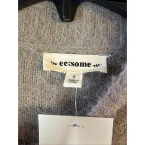 ee:some Women's Fuzzy Cropped High Low Beige Sweater NWT Size Small (5406) thumbnail 4