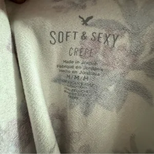 American Eagle Soft & Sexy Crepe‎ Floral Pattern Sleeveless Size M Top thumbnail 3