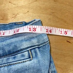 Alice + Olivia Mid Rise Ankle Distressed Coin Pocket Raw Edge Denim Jeans Size 3 thumbnail 9