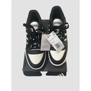 Adidas Women’s Sneakers Shoes Break-start Low Size 6.5 Black & White NIB thumbnail 2