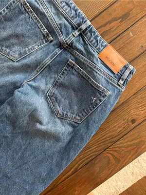 Hidden Wide Leg Cuffed Jeans Size 26 | Trendy Medium Wash Denim thumbnail 4