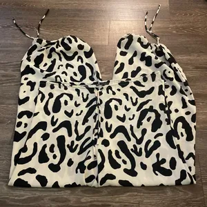 NWOT Zara White and black leopard animal print pants. Size Small thumbnail 3