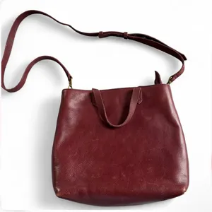 Madewell The Transport Crossbody in Dark Cabernet Leather Zip Closure Preppy thumbnail 4