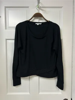 Threads 4 Thought Black Scoop-Neck Crossover Hem Pullover thumbnail 2