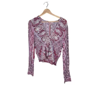Free People Paisley Blouse M 100% Rayon Cropped Smocked Hem Boho Long Sleeve thumbnail 2