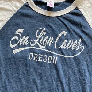 Prairie Mountain NEW Sea Lion Caves Oregon Women’s Baseball T-Shirt Navy Blue Grey Small NWOT thumbnail 3