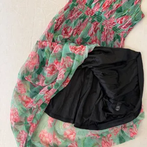 Lapis Womens‎ Floral Pleated Mesh Maxi Dress Pink Green Smocked Waist Medium thumbnail 6