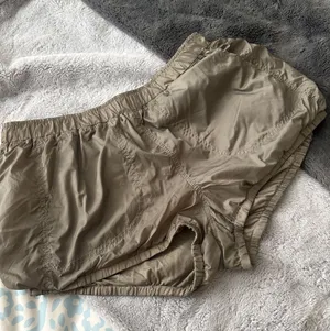 EUC FP Movement Bubble Hem Shorts in khaki Size L thumbnail 1