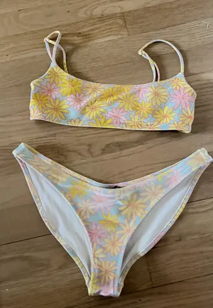 Triangl Bikini Set thumbnail 2