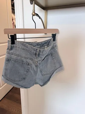 Edikted Low-Rise Jean Shorts thumbnail 2