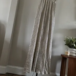 Lulus Metallic Gold Plunging V-Neck Sleeveless maxi Dress thumbnail 7