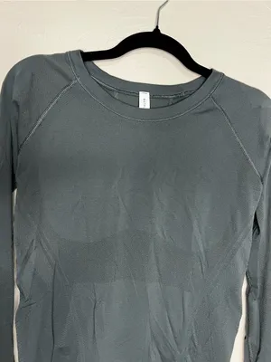 Athleta Momentum Seamless Contour Long Sleeve Athletic Performance Top‎ thumbnail 3