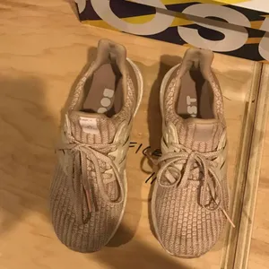 Wmns UltraBoost 'Ash Peach' thumbnail 3