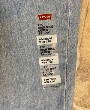 Levis 720 High Rise Super Skinny Jeans Light Wash Womens Size 6 M thumbnail 5