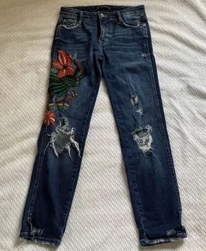 Zara Trafaluc Size 2 Skinny Jeans Multicolor Boho Floral Embroidered Distressed thumbnail 1