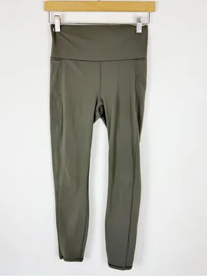 Vuori Studio Pocket Leggings in Oregano Green thumbnail 3