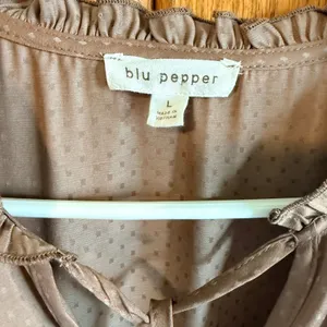 Blu Pepper Dress Jrs Size Large Brown Dotted‎ Tiered Ruffle Long Sleeve V Neck thumbnail 3