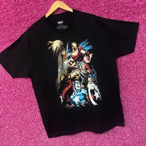Marvel Avengers Comic Book Tshirt size XL thumbnail 3
