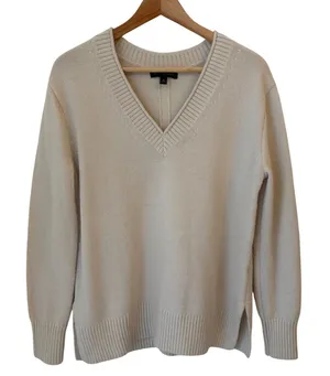 Banana Republic V-Neck Cricket Sweater Women M Oatmeal Tennis Preppy Lightweight thumbnail 1