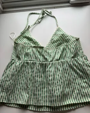 green halter top Size M thumbnail 1