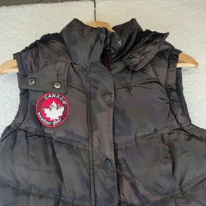 Canada Weather Gear Womens Camo Puffer Vest Fleece Lined Hooded Small OLCW698 thumbnail 10