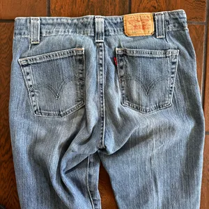 Vintage Levis 525 Jeans Nouveau Low Bootcut Y2K 2000s Medium Wash‎ Size 8M thumbnail 5