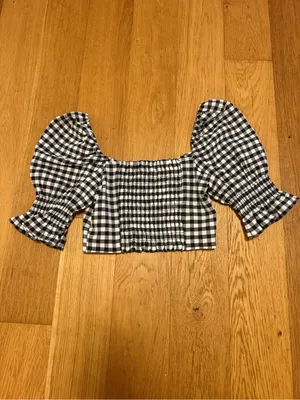 H&M Black & White Gingham Puff-Sleeve Cropped Top thumbnail 2